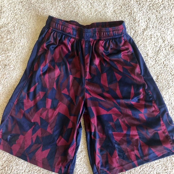 Under Armour Other - Boys Under Armour Youth Shorts Sz Medium